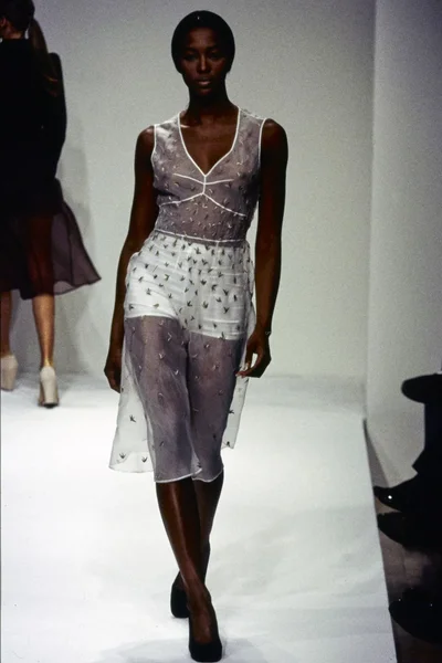 Look 18